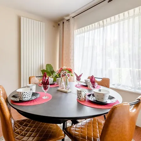Luxe With Parking & Garden In Wilrijk *