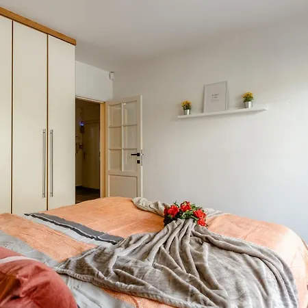 Luxe With Parking & Garden In Wilrijk